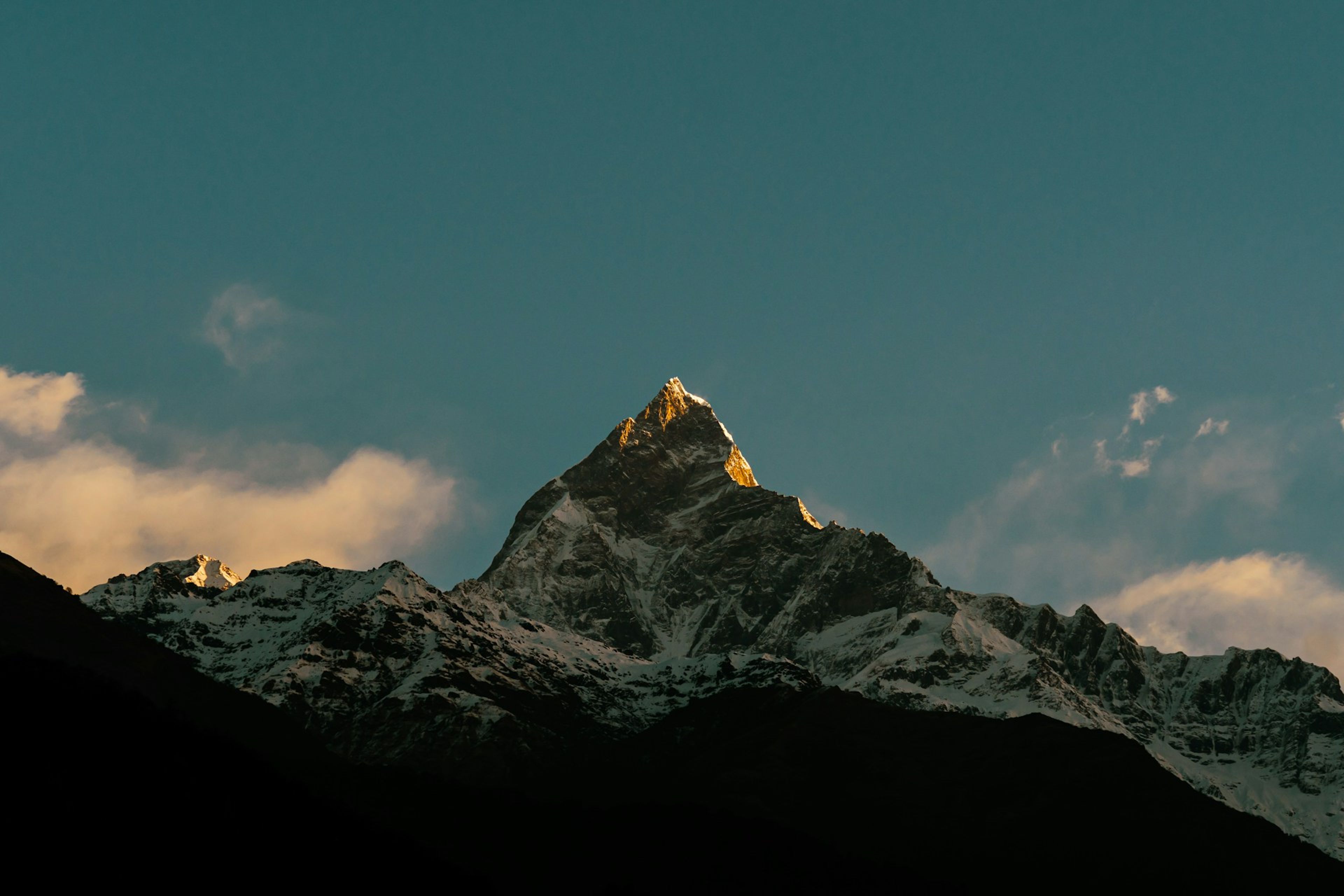 Nepal on a Budget 2025: The Complete Backpacker Guide to Cheap Treks and Travel