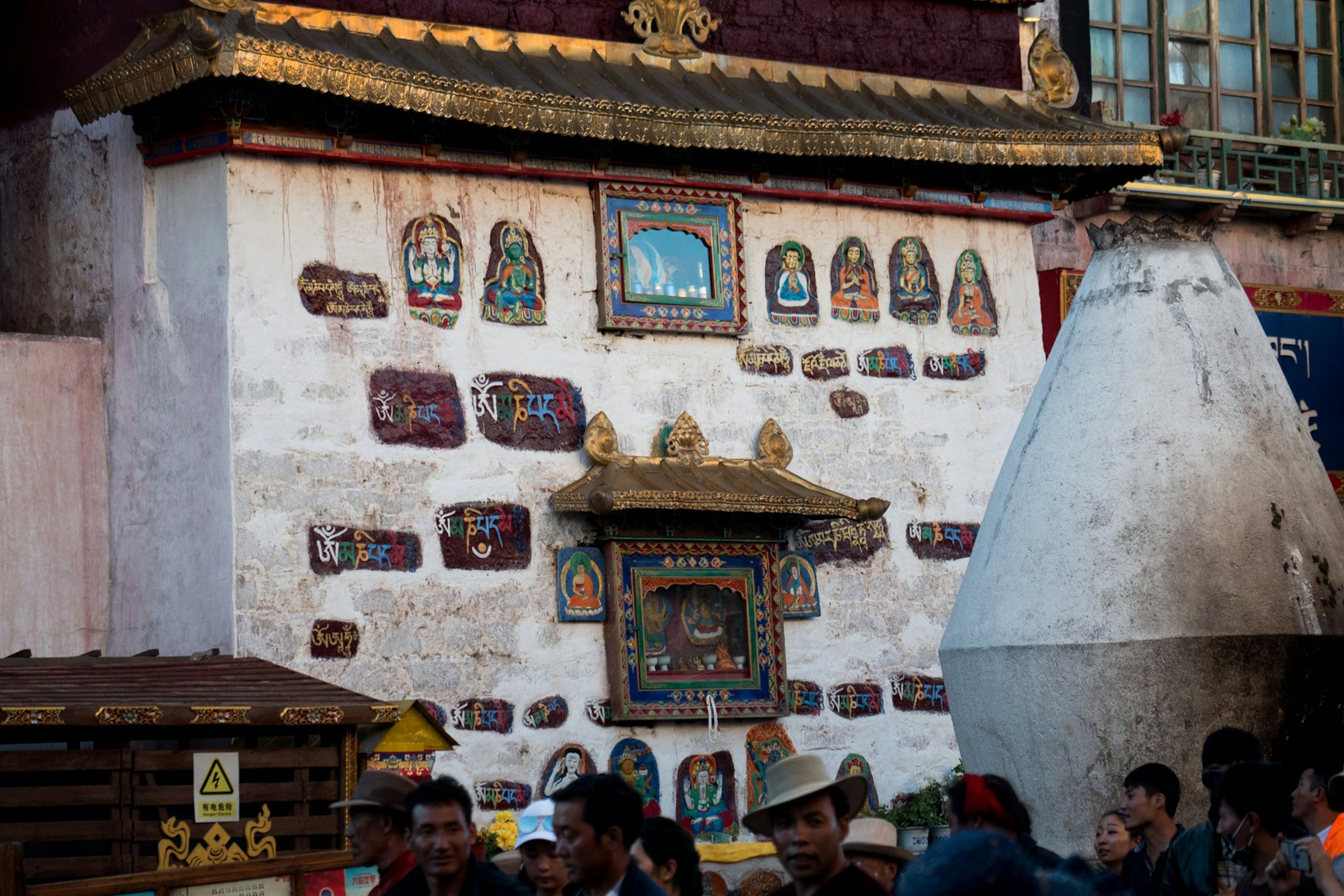 Tibet Monasteries Tour: Sera, Drepung, Tashilhunpo & Beyond