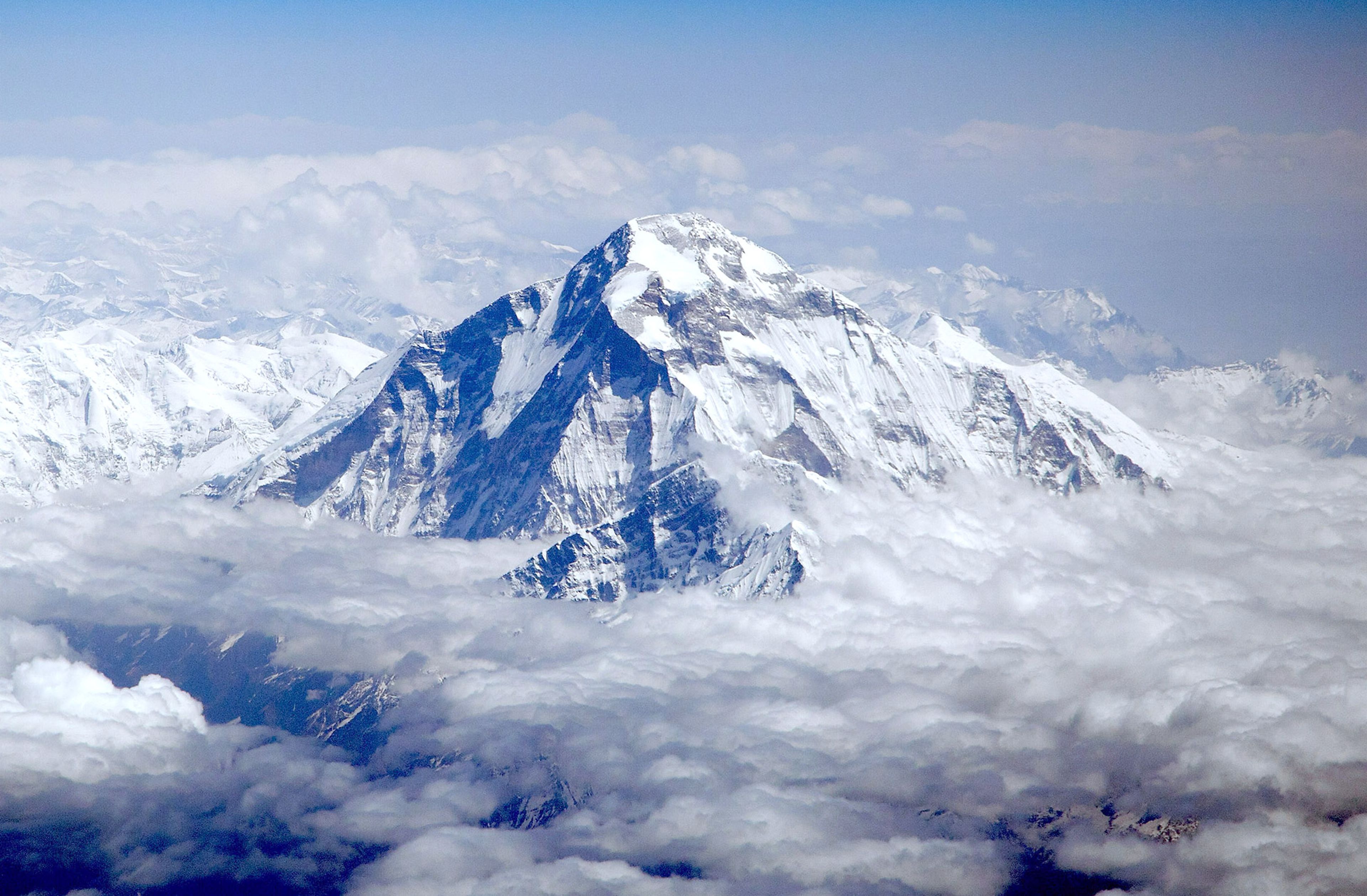 Nepal Group Tours vs Private Tours: A Detailed Comparison to Help You Choose
